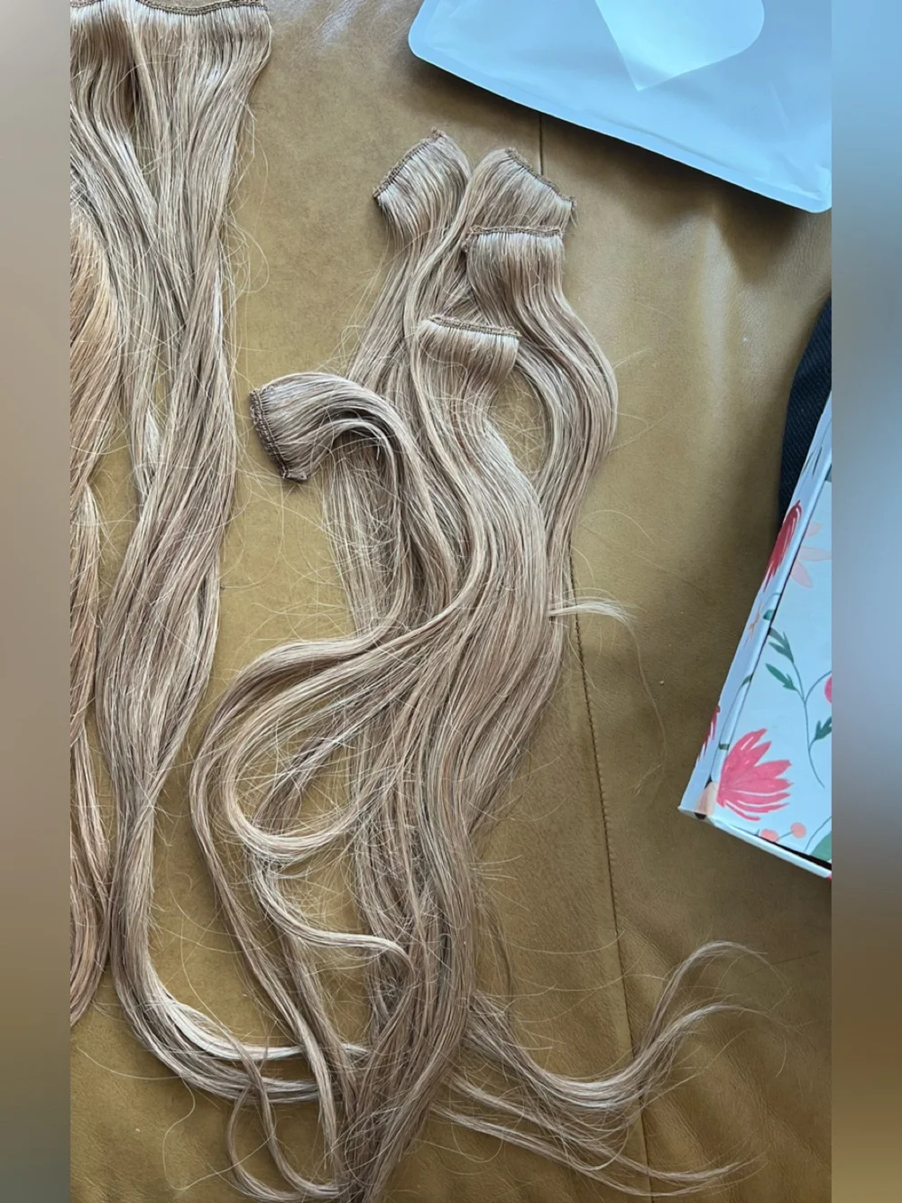NWOT Barefoot Blonde (BFB) Collection Hair Extnetions - Sweet Caramel - Picture 5 of 8